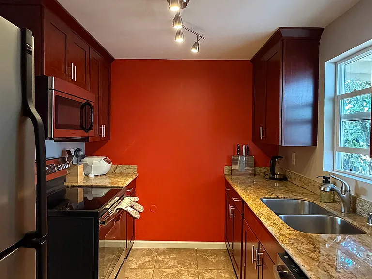 7920 17th Ave SW #2 — Photo 3