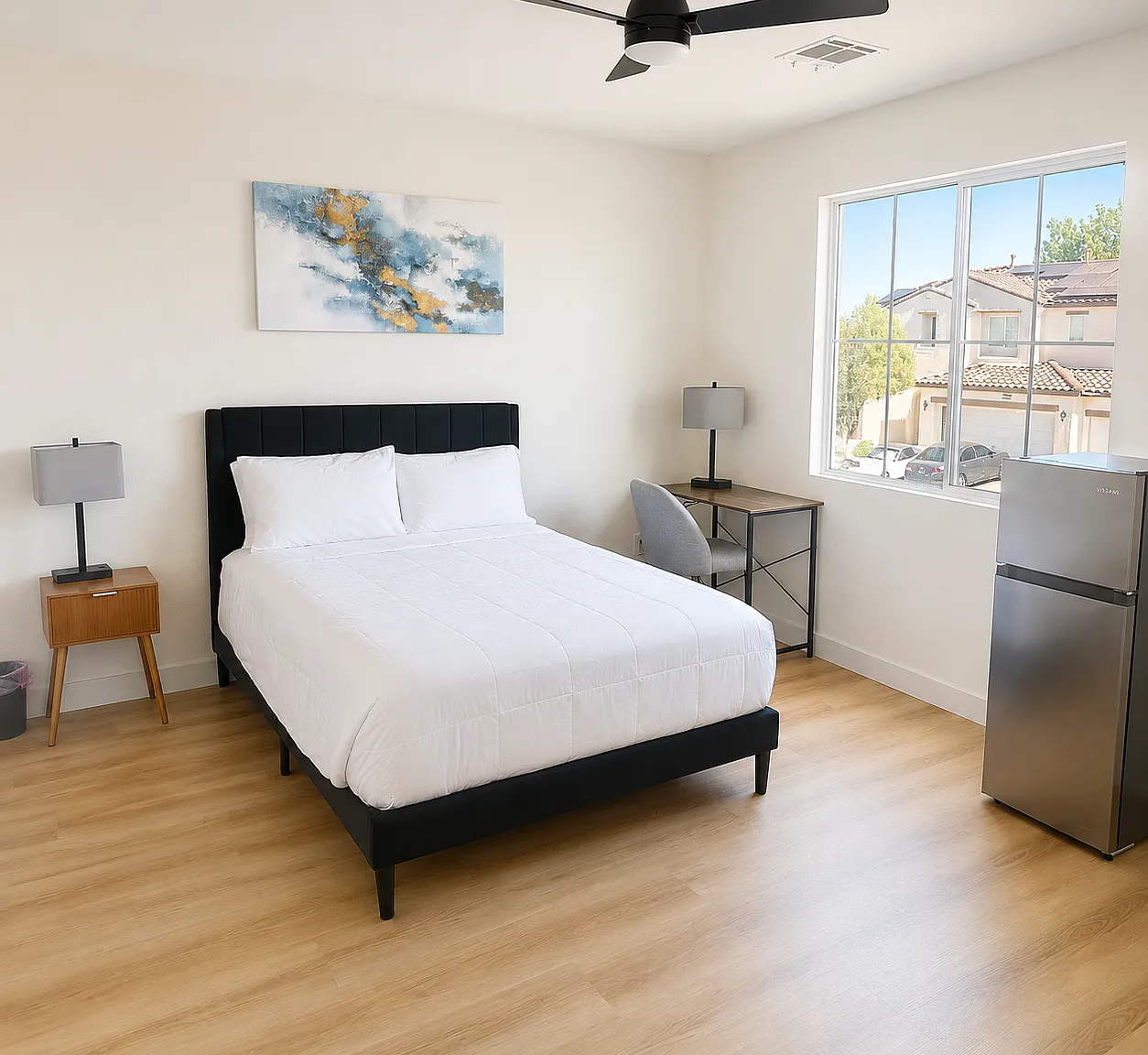 5 bed, 2705 sqft, $980 — Photo 2