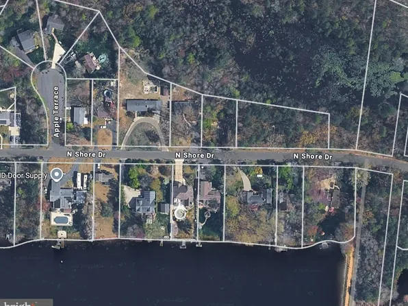 N Shore Dr, Williamstown, NJ 08094