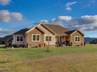 850 Majestic Mountains Blvd, Walland, TN 37886