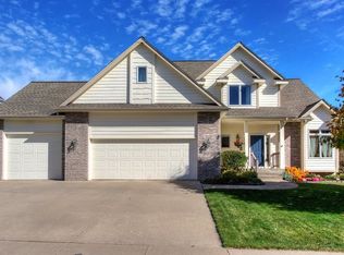 7115 Ridgedale Ct, Johnston, IA 50131