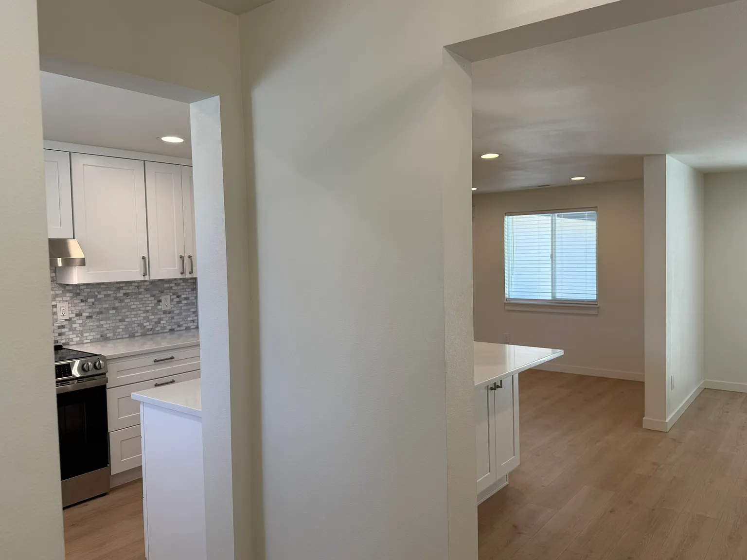 3 bed, 2048 sqft, $2,995 — Photo 4
