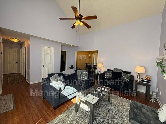 3rd image of 20 Lindsay St