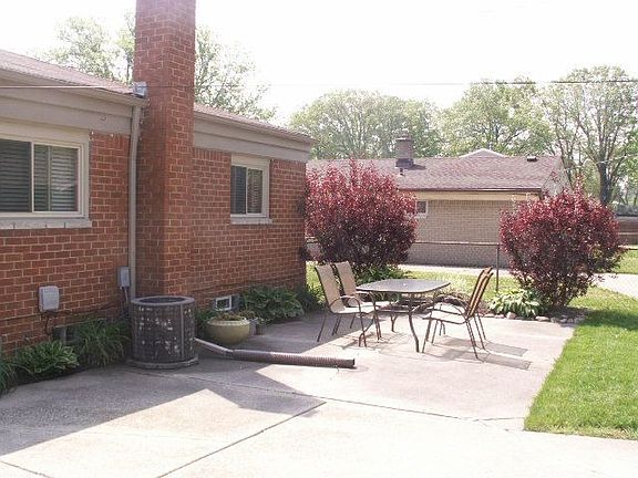 3rd image of 27755 Townley St