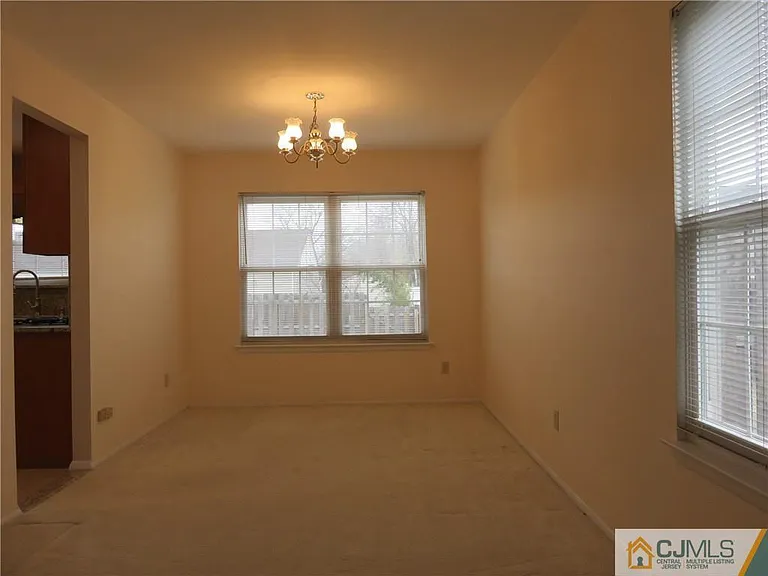 60 Sagamore Ave S — Photo 11