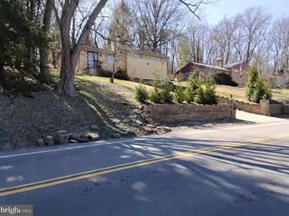 3301 Bethel Church Rd, Bethel Park, PA 15102