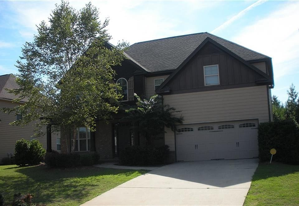 2nd image of 1108 Hampstead Ln