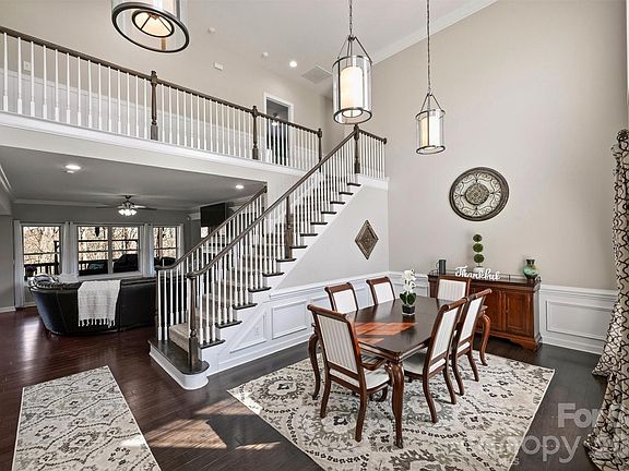 4th image of 781 Barossa Valley Dr NW