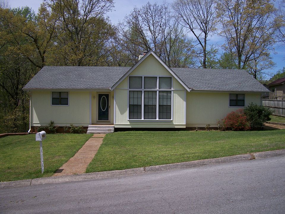 1st image of 204 Briarcliff Dr