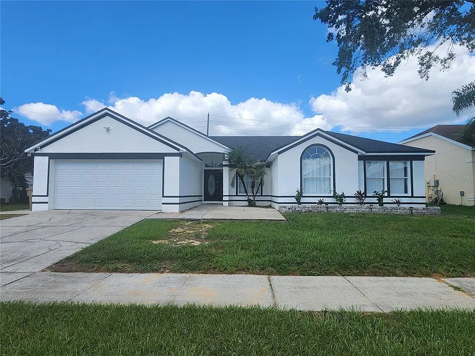 2883 Picadilly Cir
