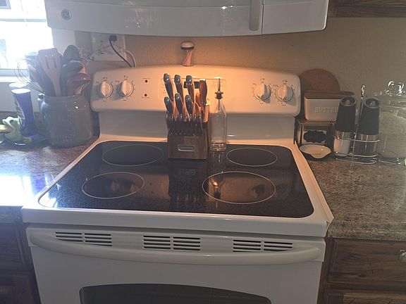 4th image of 2319 Carlton Way