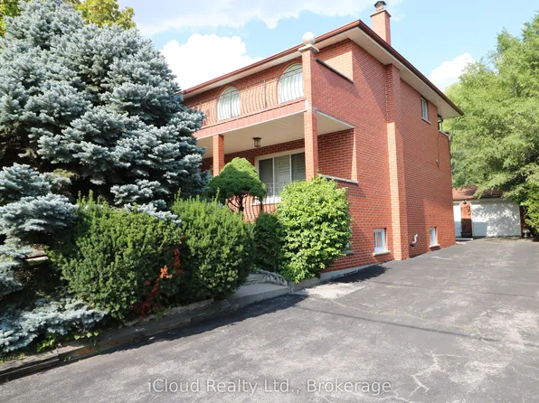 9 Benalto Rd, Toronto, ON M6A 2R7