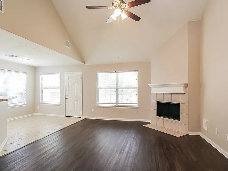 3230 Candlepine Dr — Photo 4