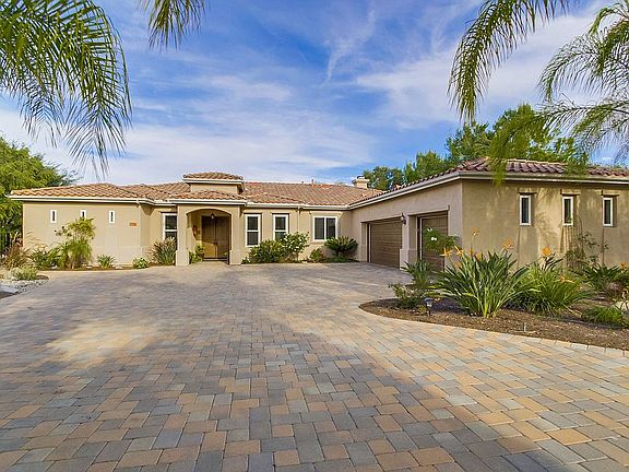 2nd image of 3306 Vista Norte