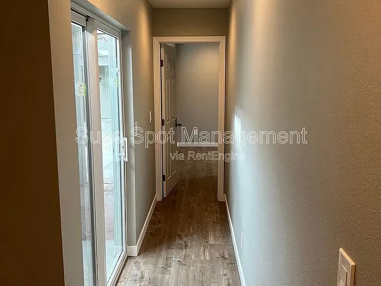 456 N Batavia St #456 — Photo 25