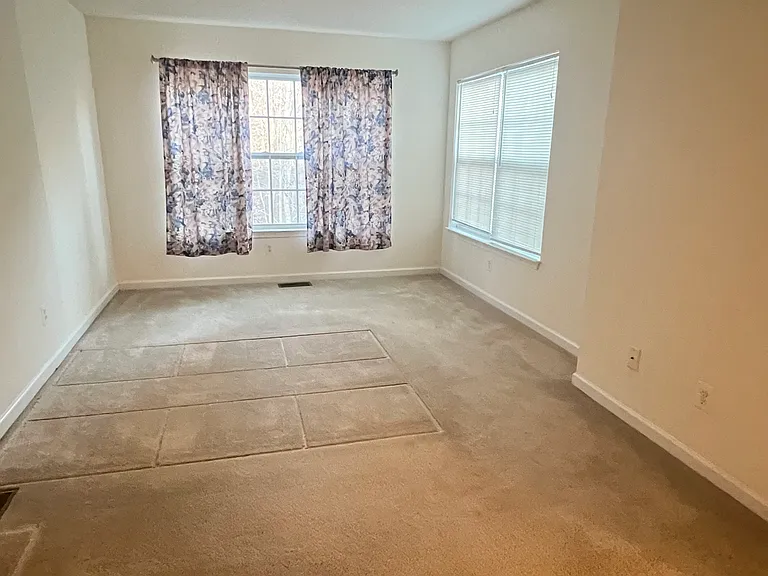 749 English Ivy Way — Photo 4