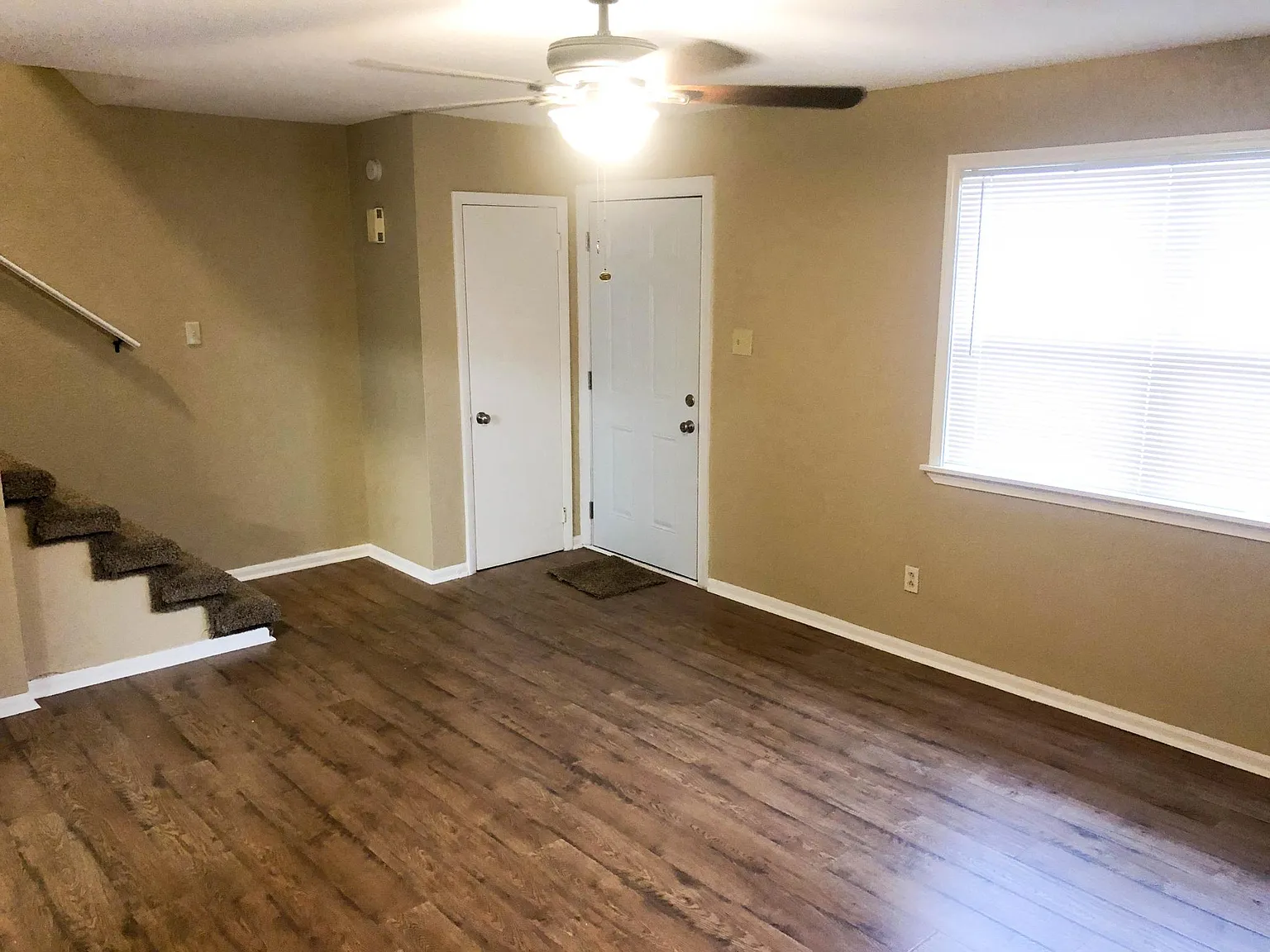 9405 Lew Cir — Photo 4
