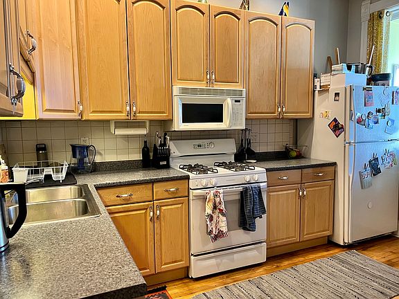 5th image of 1911 W Cortland St #2