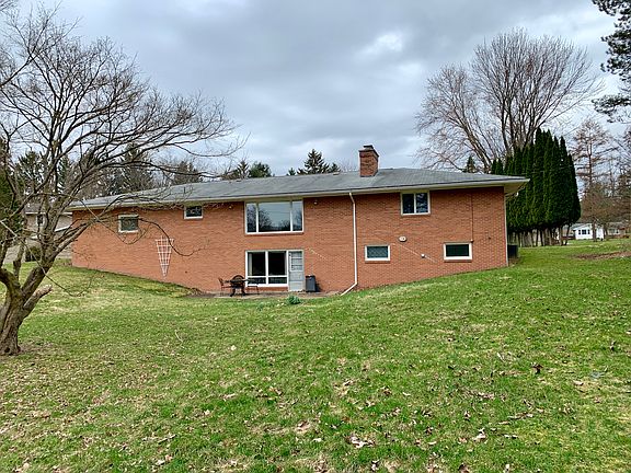 2nd image of 20 Pinehill Dr