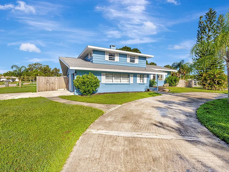 3866 Allenwood St — Photo 35