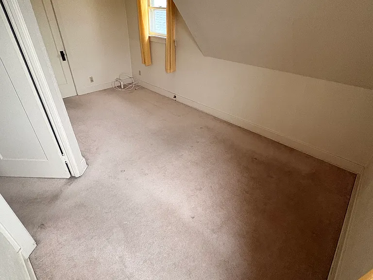 146 Palmer Ave #UPPER — Photo 8