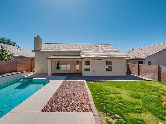 4th image of 1022 E Montoya Ln