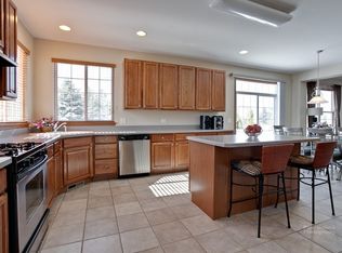 1656 Natures Way, Lindenhurst, IL 60046