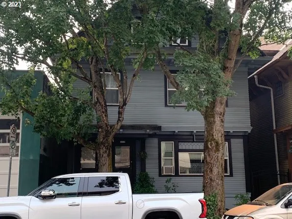 2610 E Burnside St, Portland, OR 97214