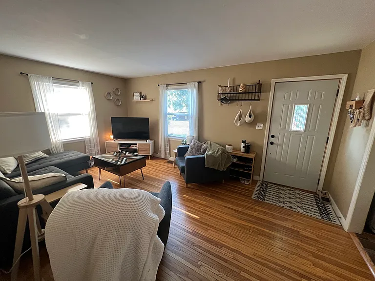 1422 Cambridge St — Photo 7