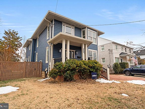 2nd image of 106 E Oxford Ave