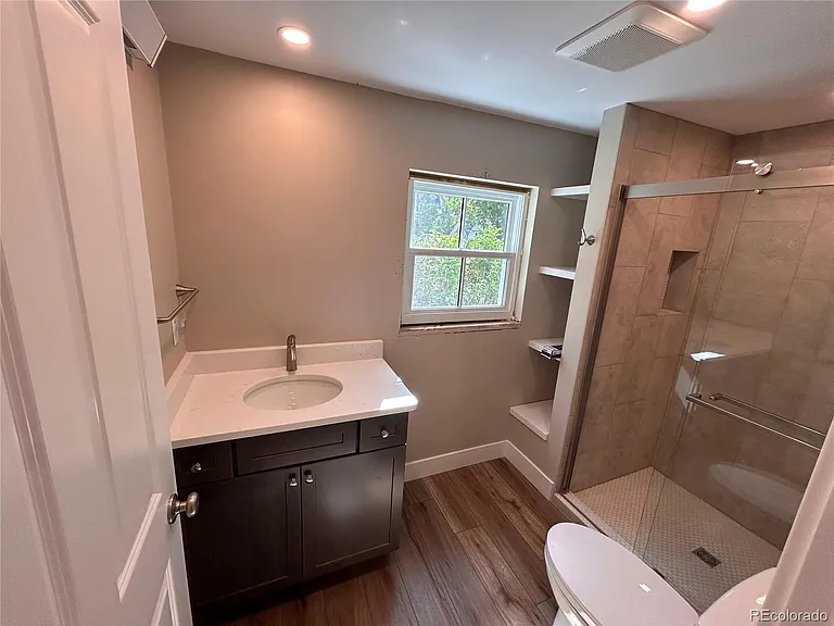 906 Main St — Photo 10