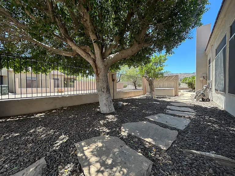 2041 E Fawn Dr — Photo 65