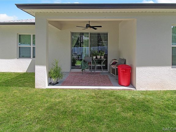3rd image of 1012 W Geneva Pl