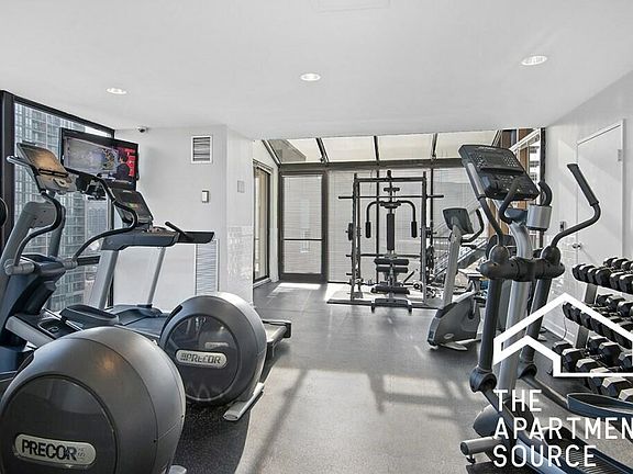 3rd image of 1121 N Lasalle St #10A