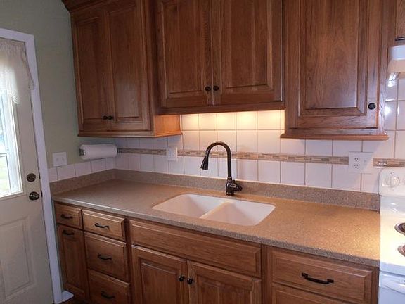 5th image of 344 Meadow Dr NE