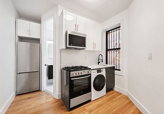 2nd image of 419 16th St APT 1C