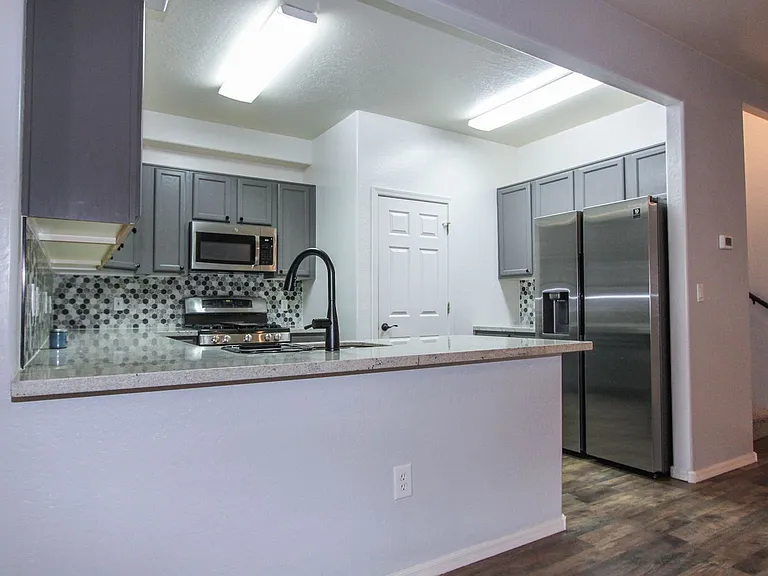 1123 Leaf Ln — Photo 4