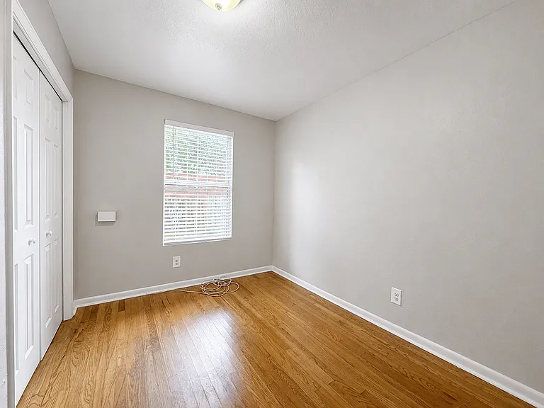 2124 W Chestnut St #1 — Photo 12