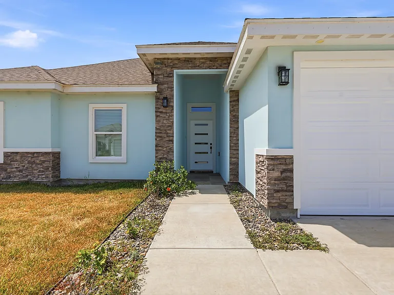 208 Faith Dr — Photo 14