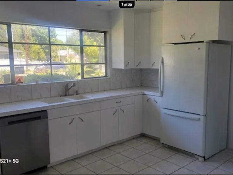 17402 Hart St — Photo 5