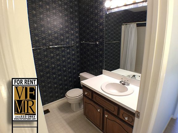 Full bath..Tastefully decorated..