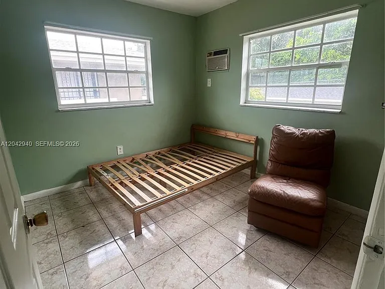 608 SW 15th Ave #3 — Photo 15