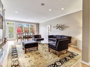 4408 Pointe Gate Dr, Livingston, NJ 07039