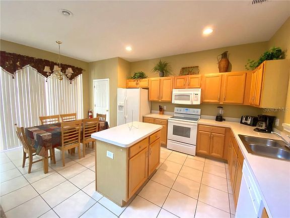 5th image of 8547 La Isla Dr