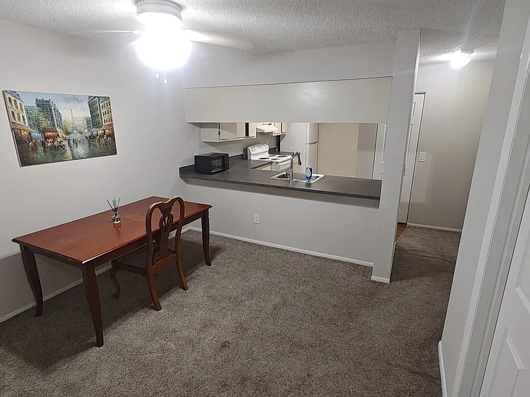 648 Kenwick Cir — Photo 9