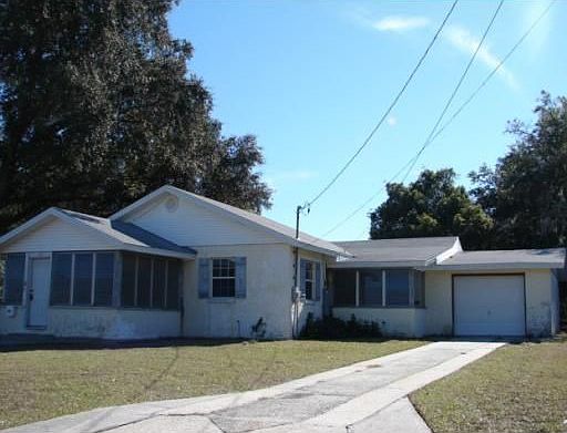 2nd image of 204 Avenue E SE