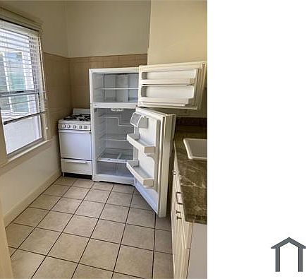 3rd image of 871 N Oxford Ave