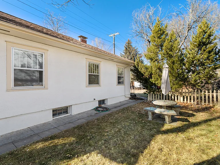 416 E Espanola St — Photo 22