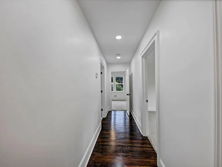 212 S Broad St SW — Photo 53