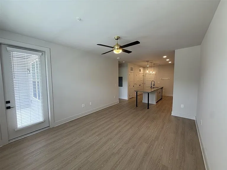 District on the Etowah Apartments — Photo 551
